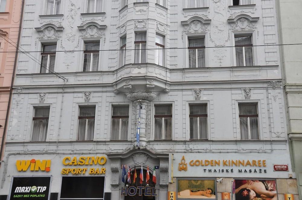 Centre Otel 3*